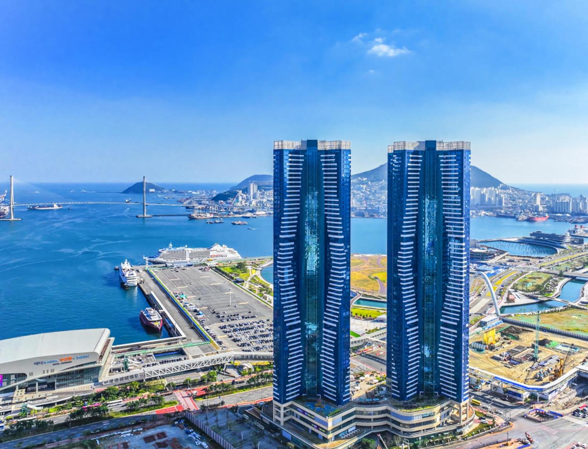 Brown Suites Busan Station Exterior photo